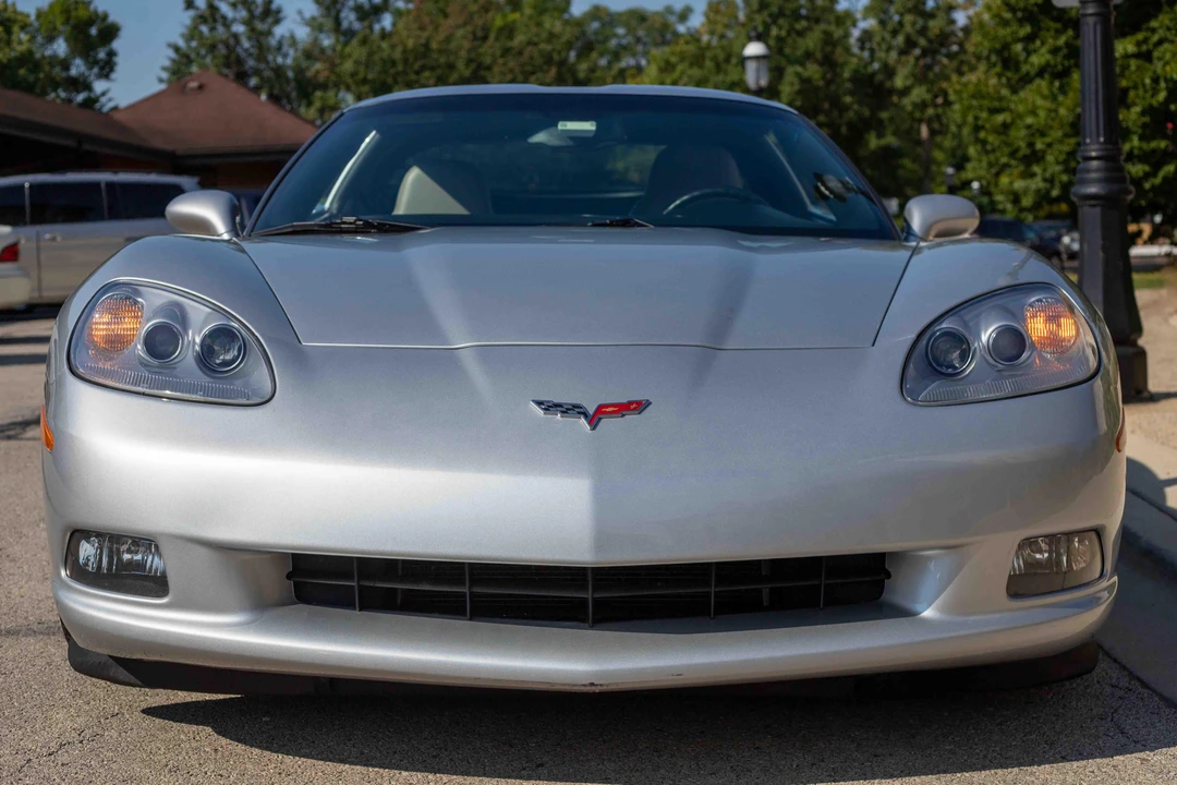 2010 Chevrolet Corvette C6 - Image 2 of 31