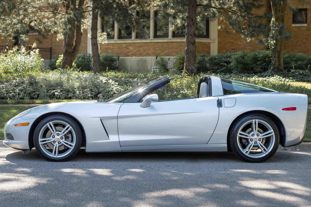 2010 Chevrolet Corvette C6 - Image 3 of 31