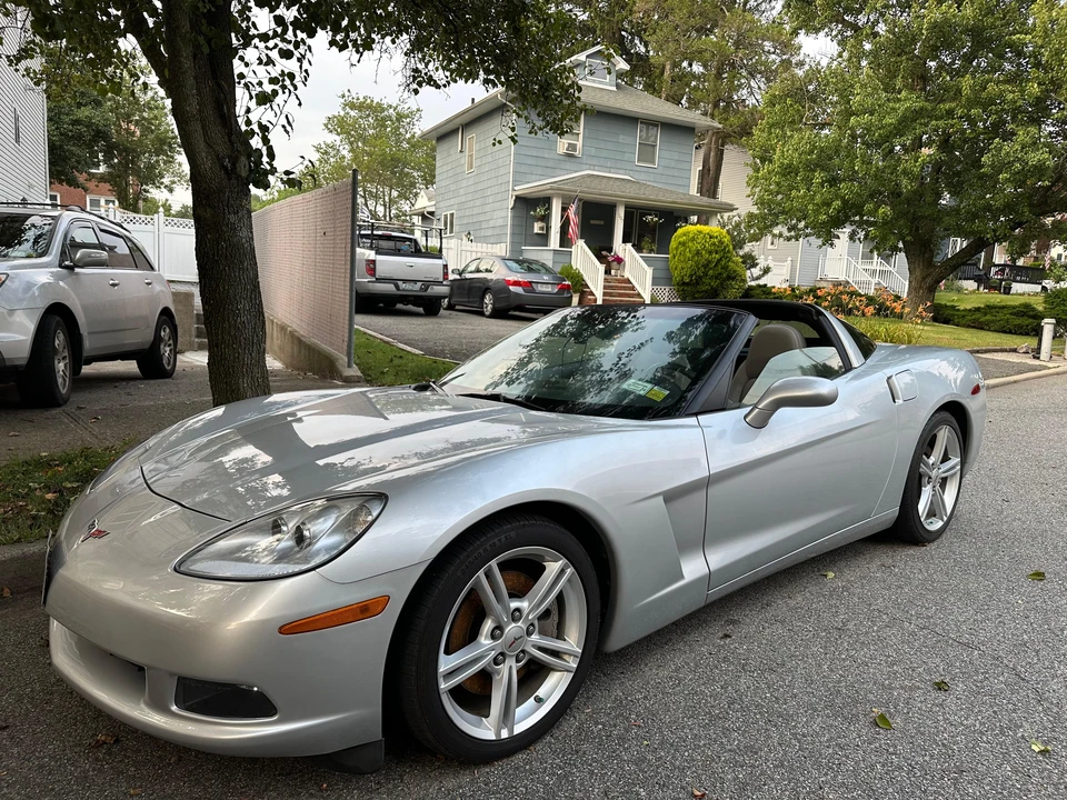 2010 Chevrolet Corvette C6 - Image 9 of 31
