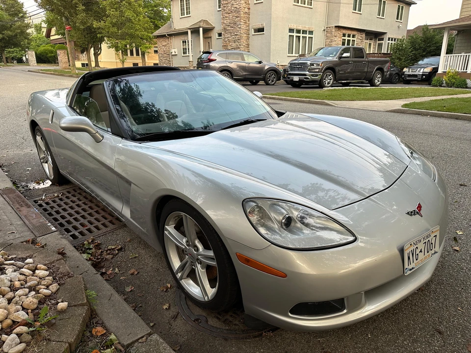 2010 Chevrolet Corvette C6 - Image 28 of 31