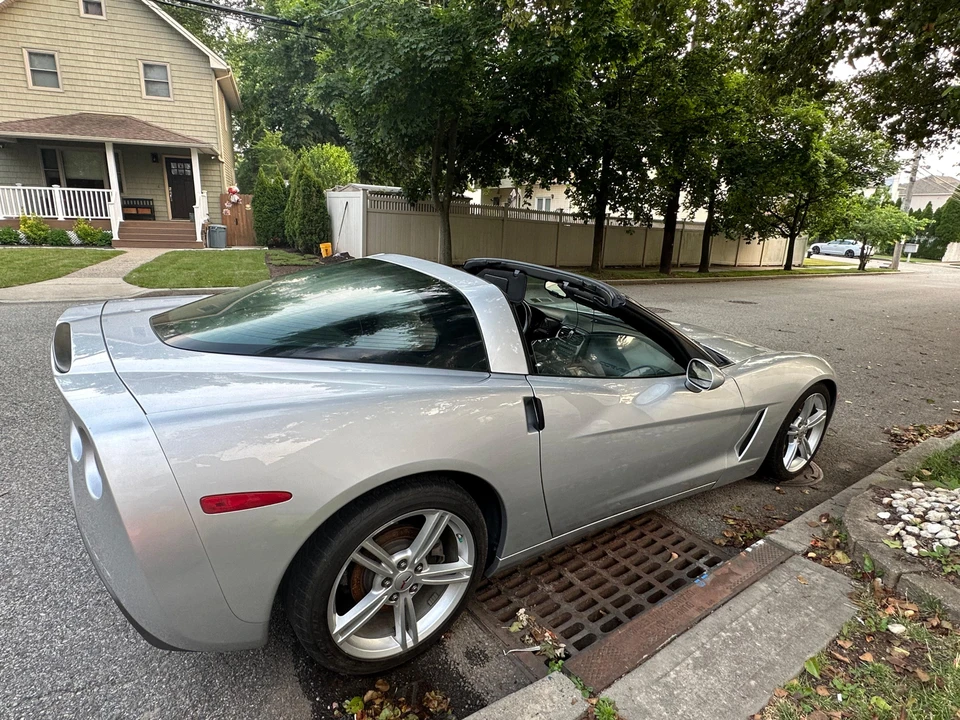2010 Chevrolet Corvette C6 - Image 21 of 31