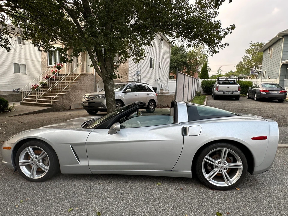 2010 Chevrolet Corvette C6 - Image 13 of 31