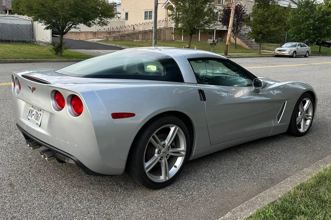 2010 Chevrolet Corvette C6 - Image 4 of 31
