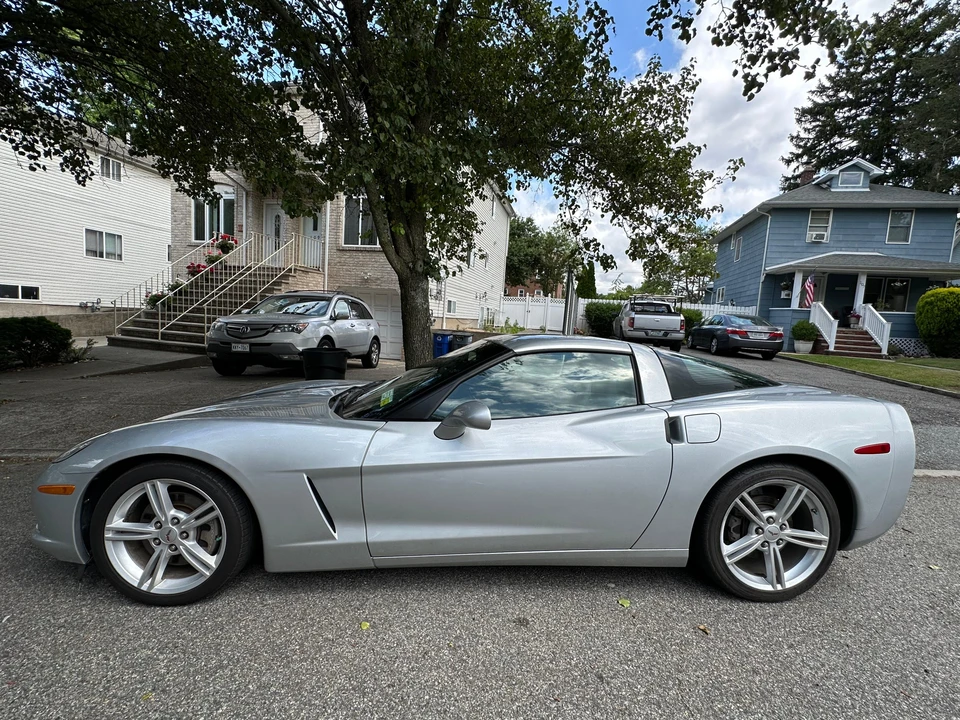 2010 Chevrolet Corvette C6 - Image 11 of 31