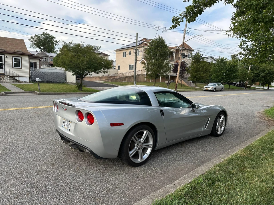 2010 Chevrolet Corvette C6 - Image 19 of 31