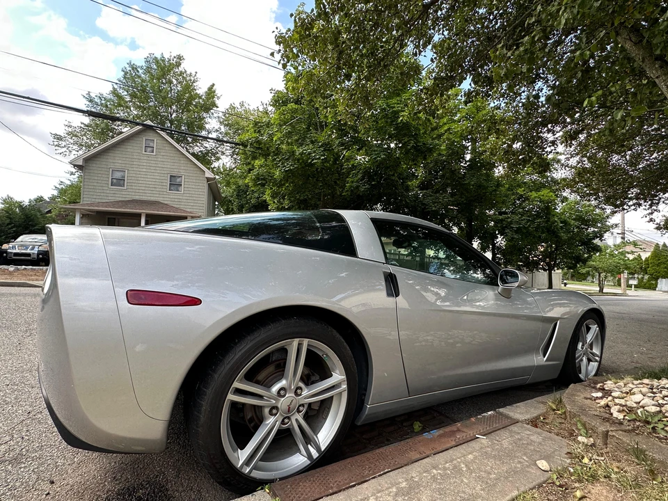 2010 Chevrolet Corvette C6 - Image 23 of 31