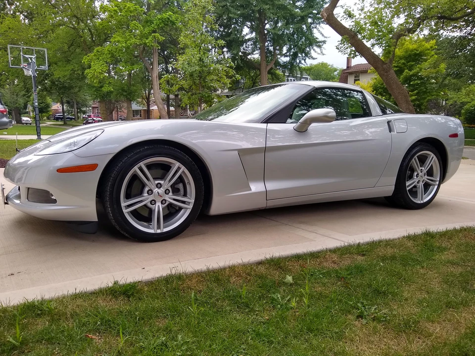 2010 Chevrolet Corvette C6 - Image 10 of 31