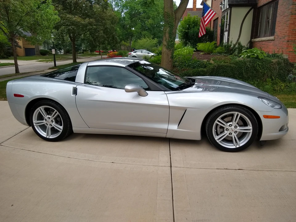 2010 Chevrolet Corvette C6 - Image 21 of 31