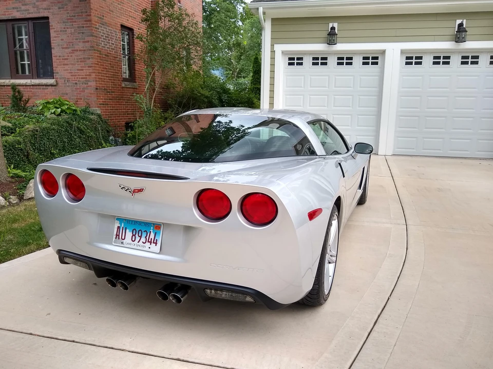 2010 Chevrolet Corvette C6 - Image 16 of 31