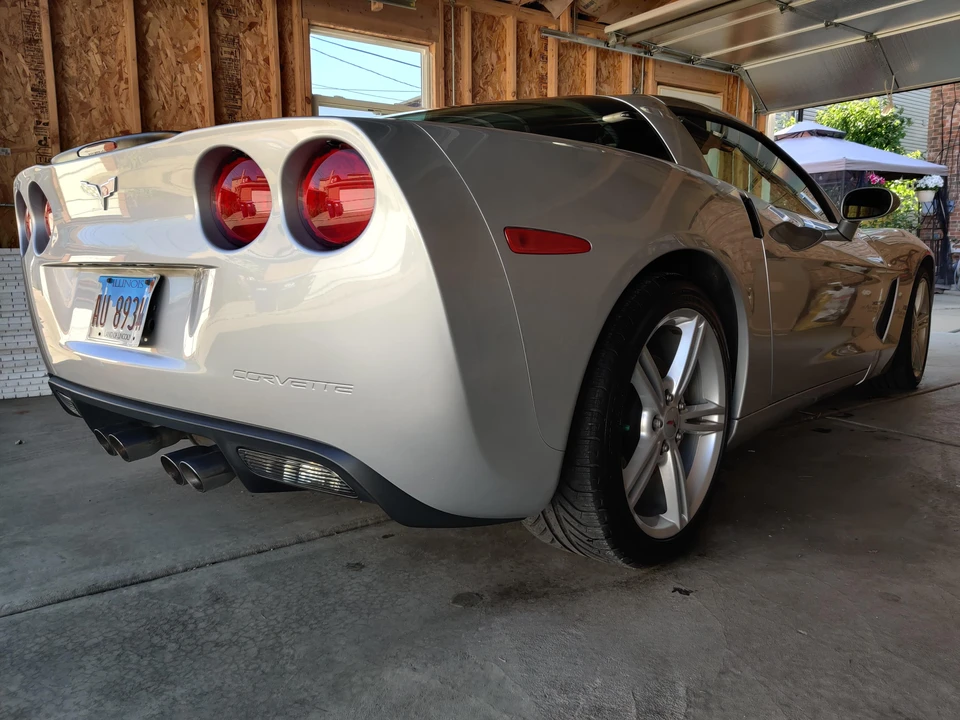 2010 Chevrolet Corvette C6 - Image 18 of 31