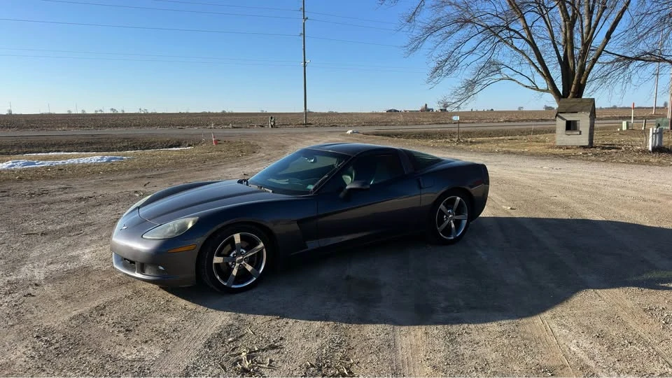 2010 Chevrolet Corvette C6 - Image 2 of 8