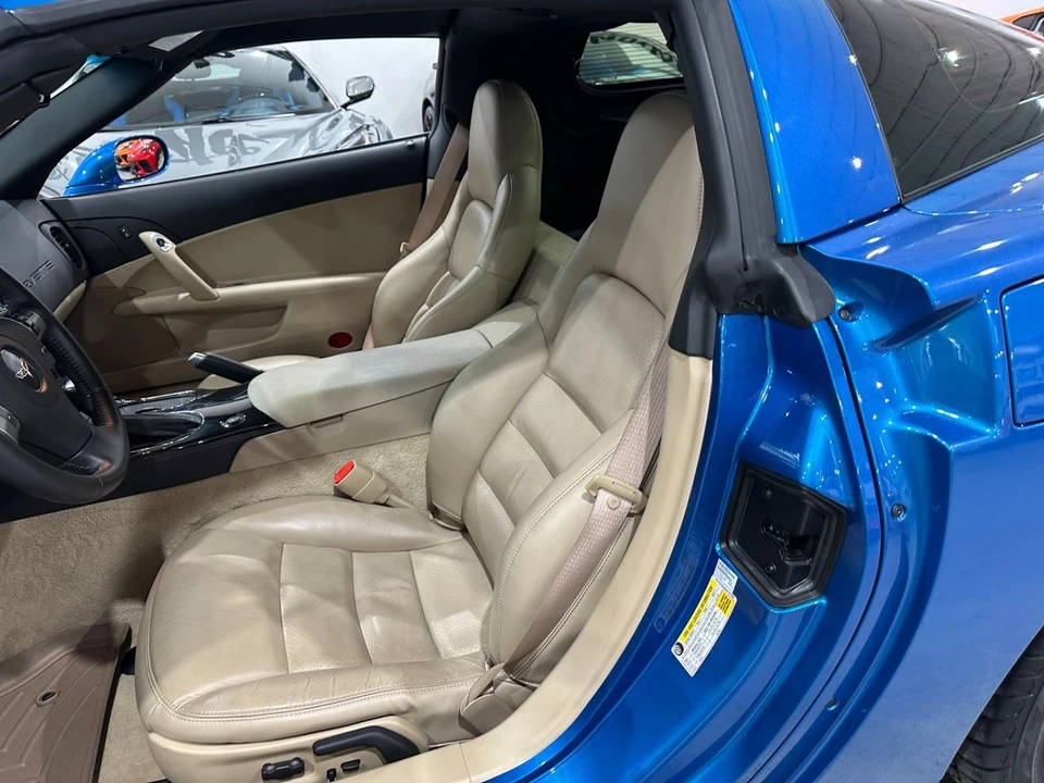 2010 Chevrolet Corvette C6 - Image 13 of 21