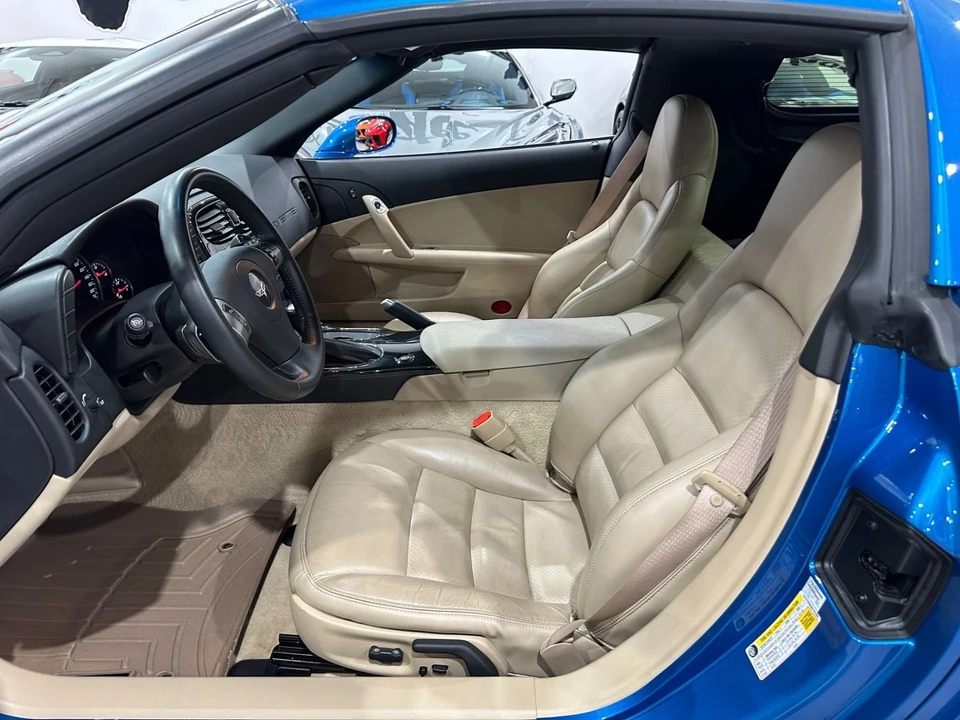 2010 Chevrolet Corvette C6 - Image 18 of 21