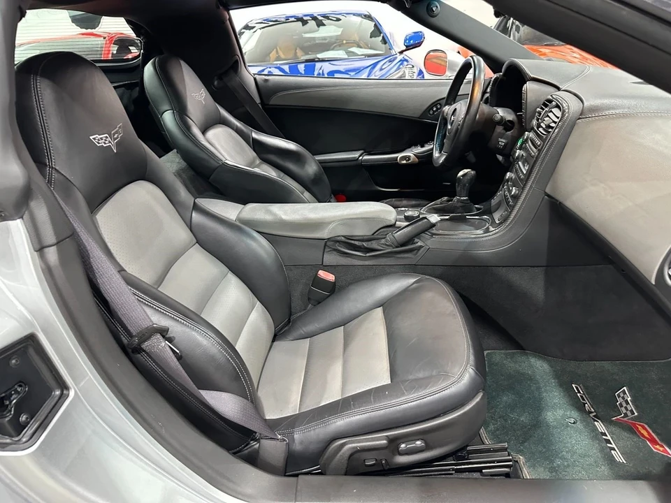 2010 Chevrolet Corvette C6 - Image 19 of 21