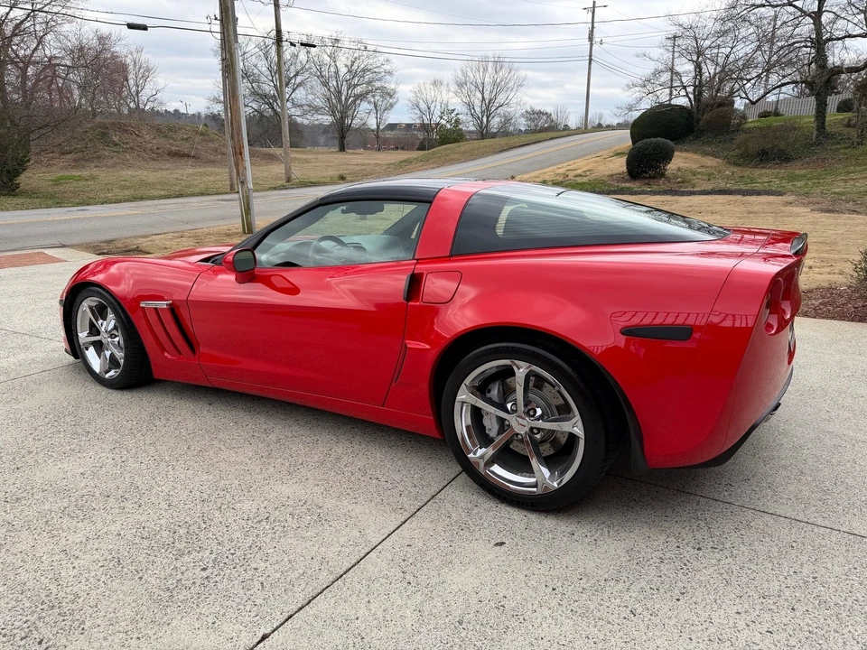2010 Chevrolet Corvette C6 - Image 2 of 8