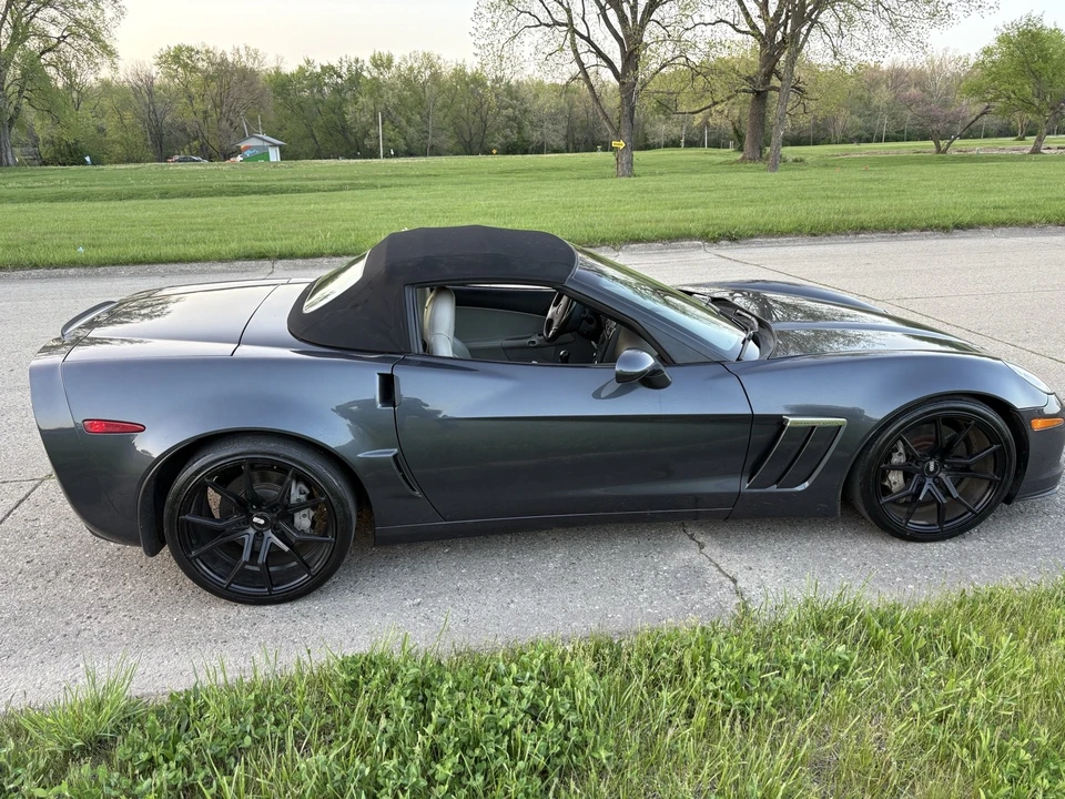 2010 Chevrolet Corvette C6 - Image 2 of 12