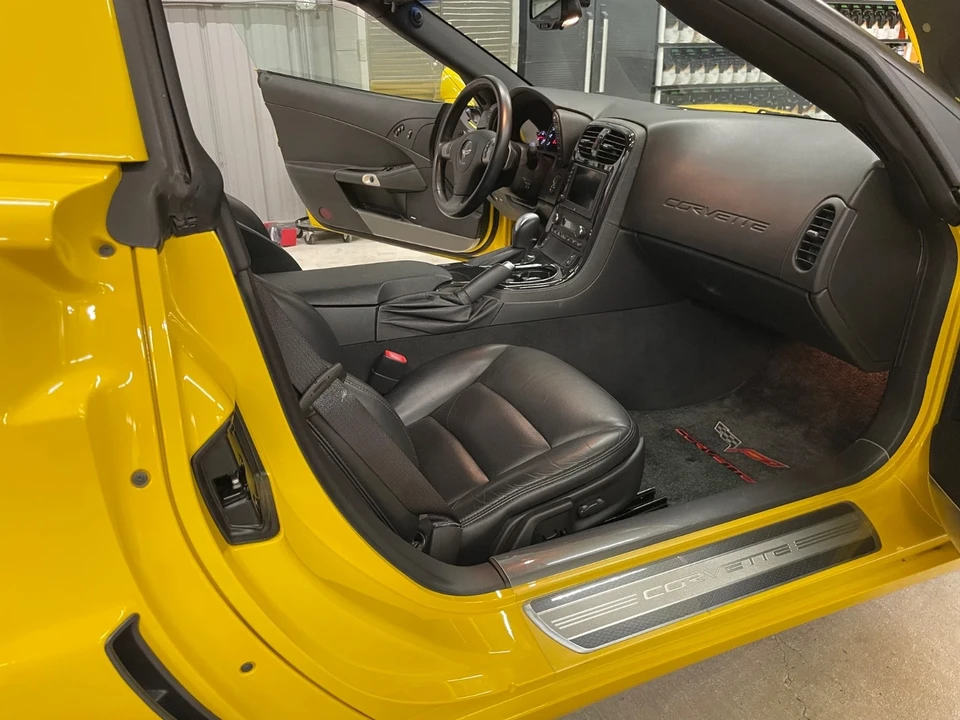 2010 Chevrolet Corvette C6 - Image 9 of 21