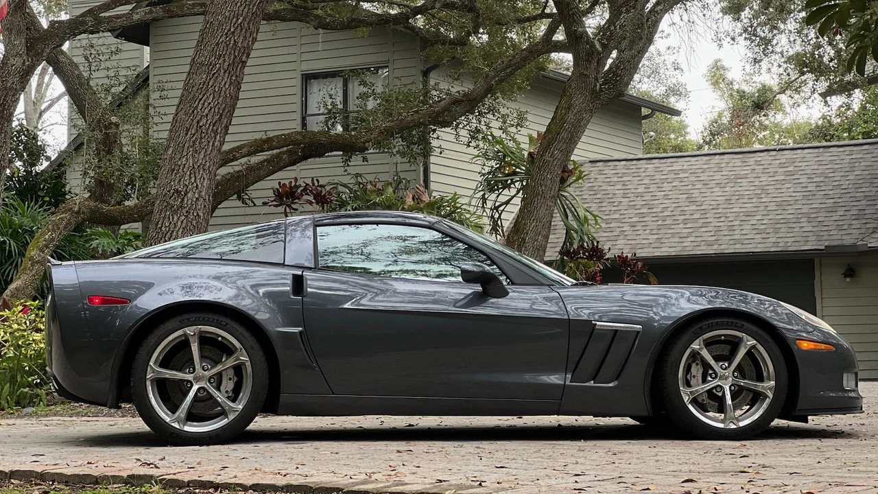 2010 Chevrolet Corvette C6 - Image 2 of 15