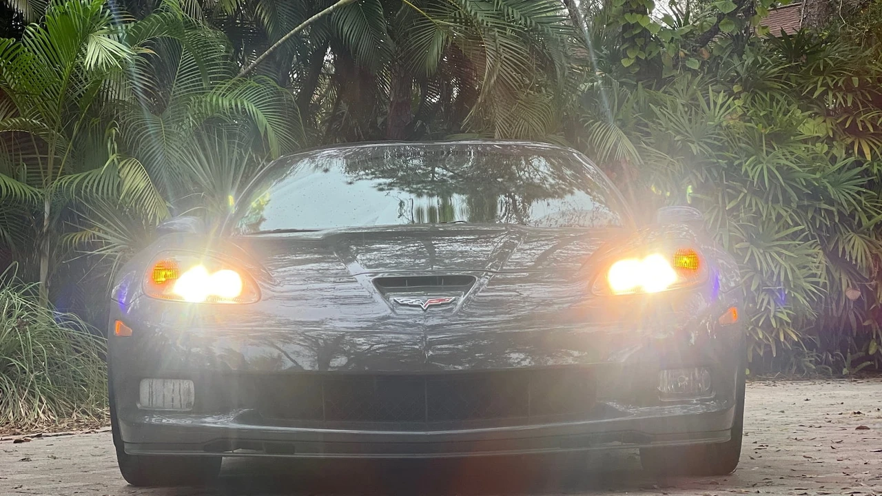 2010 Chevrolet Corvette C6 - Image 13 of 15