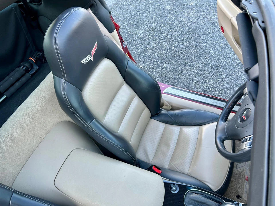 2010 Chevrolet Corvette C6 - Image 26 of 31