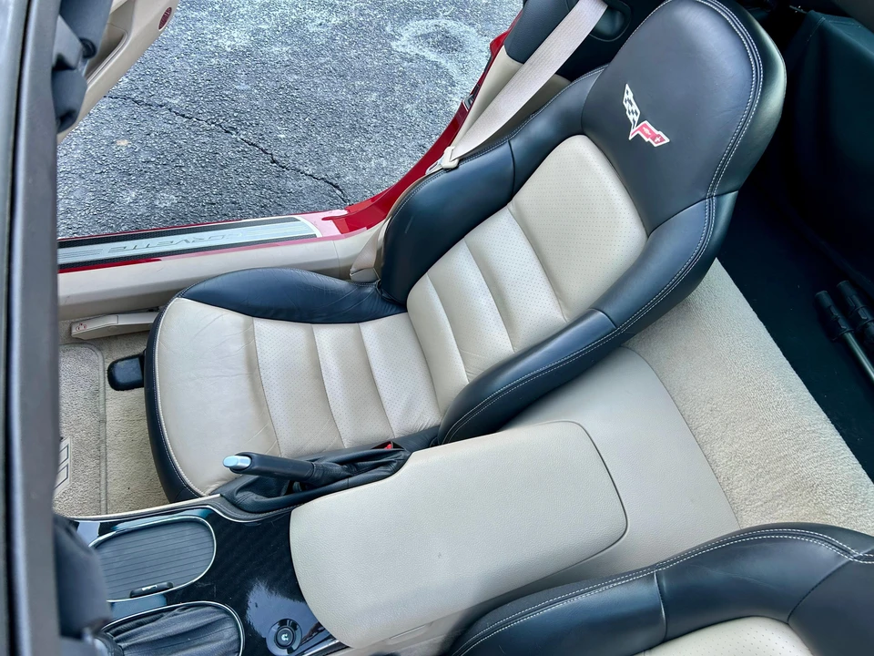 2010 Chevrolet Corvette C6 - Image 27 of 31