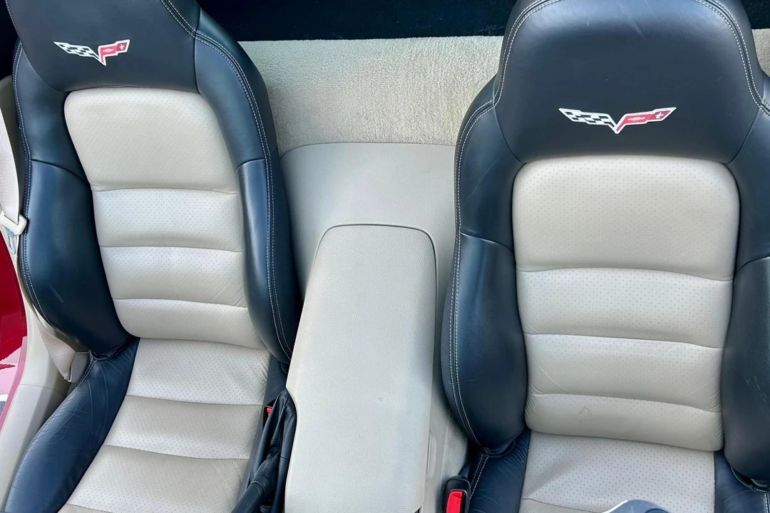 2010 Chevrolet Corvette C6 - Image 24 of 31