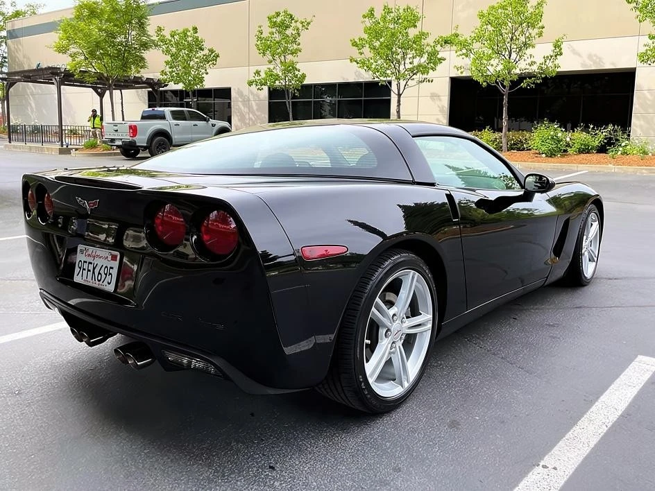 2010 Chevrolet Corvette C6 - Image 9 of 18