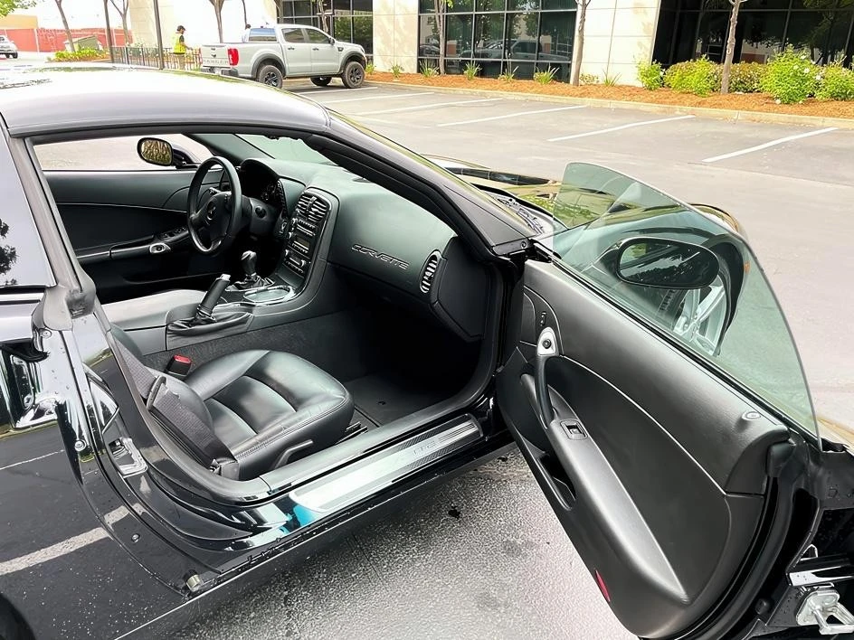 2010 Chevrolet Corvette C6 - Image 11 of 18