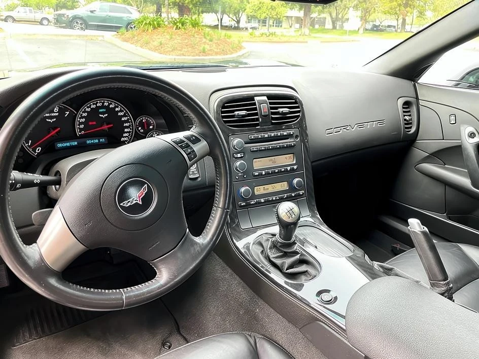 2010 Chevrolet Corvette C6 - Image 16 of 18