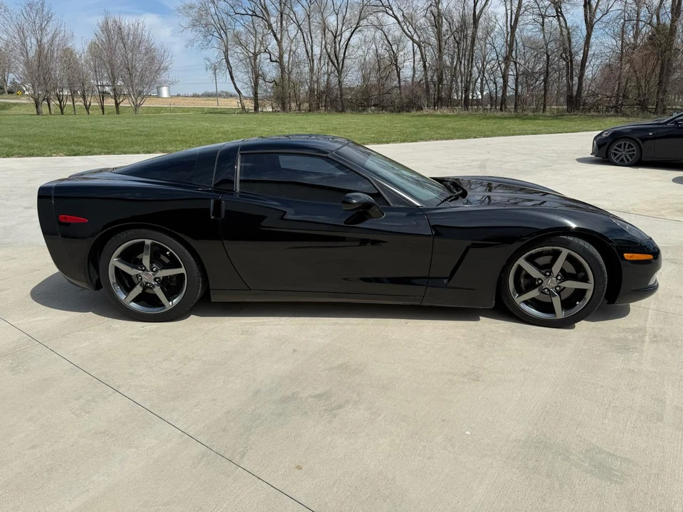 2010 Chevrolet Corvette C6 - Image 6 of 18