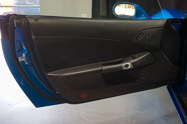 2010 Chevrolet Corvette - Image 19 of 31