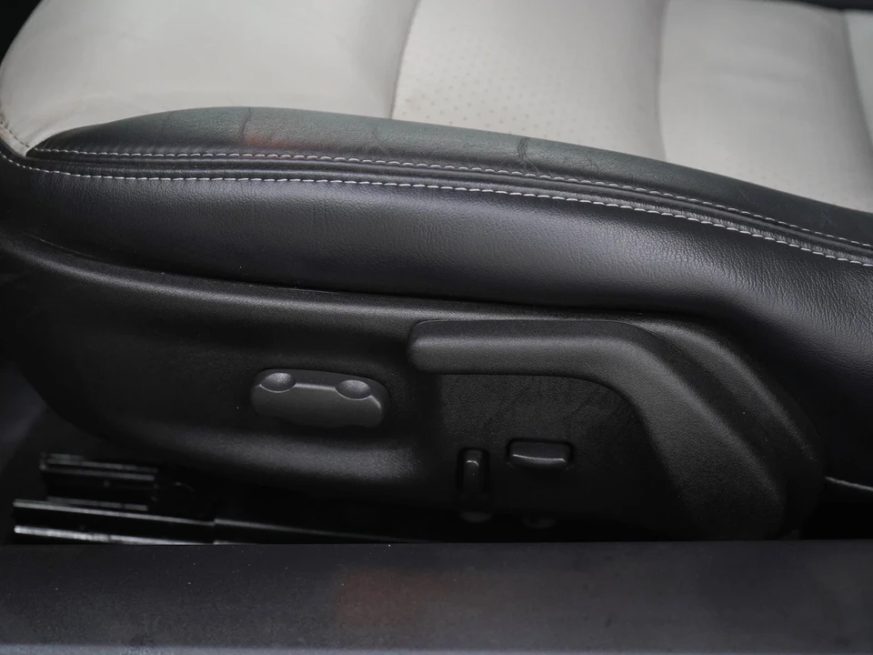 2010 Chevrolet Corvette C6 Grand Sport - Image 16 of 29