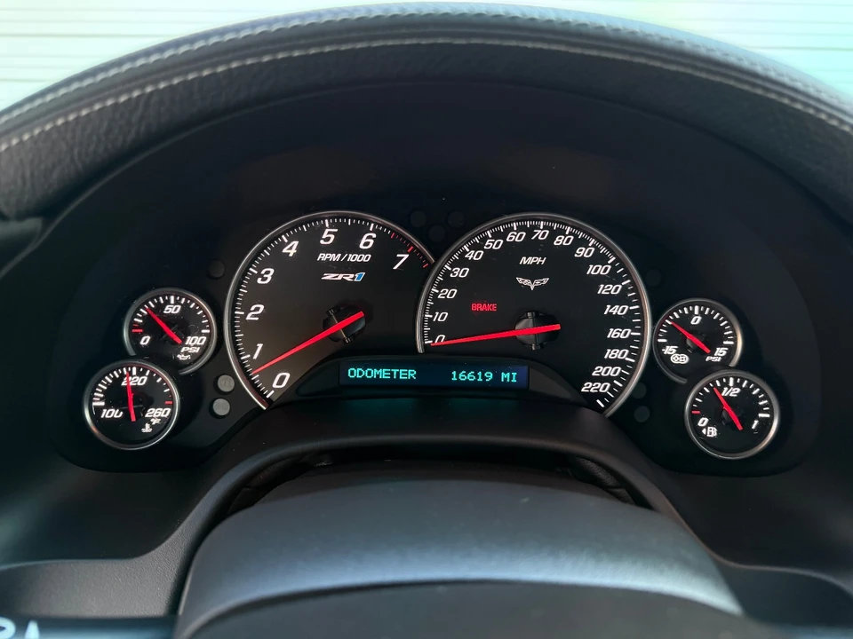 2010 Chevrolet - Image 23 of 31