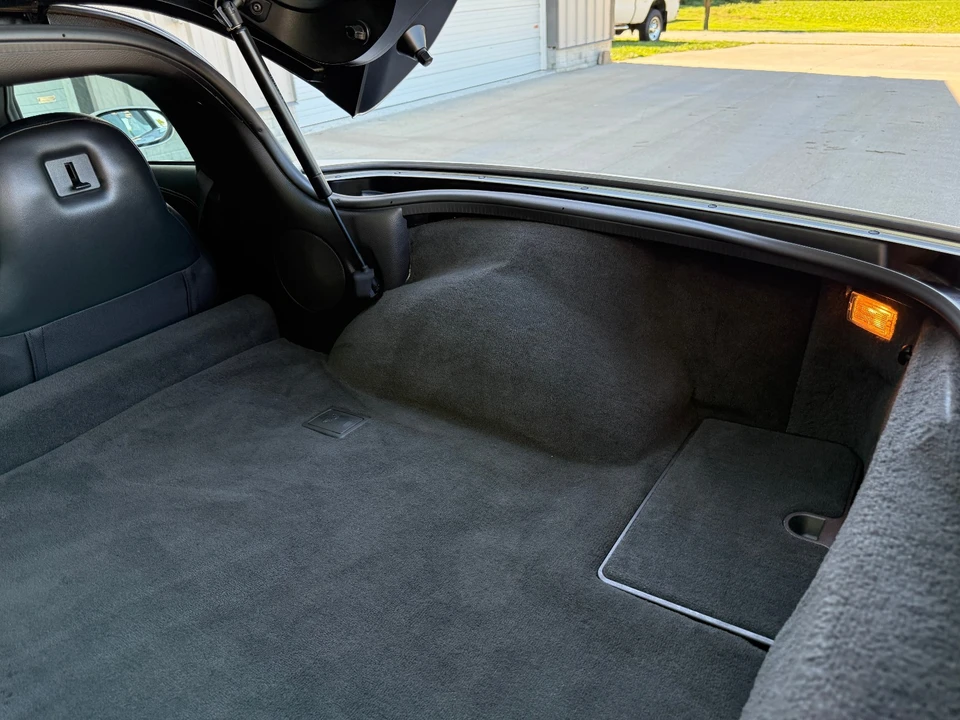 2010 Chevrolet Corvette C6 ZR1 - Image 27 of 31