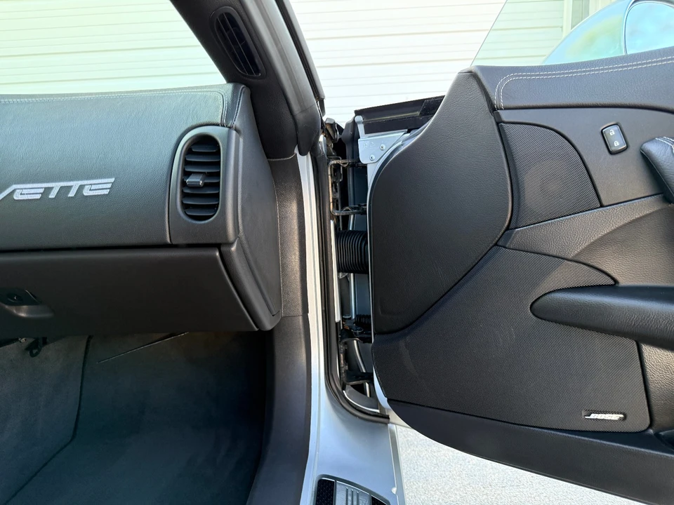 2010 Chevrolet Corvette C6 ZR1 - Image 23 of 31