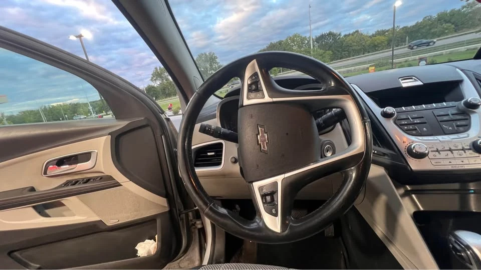 2010 Chevrolet Equinox - Image 11 of 16