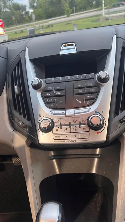 2010 Chevrolet Equinox - Image 10 of 16