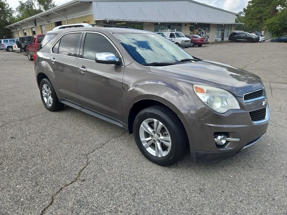 2010 Chevrolet Equinox - Image 6 of 17