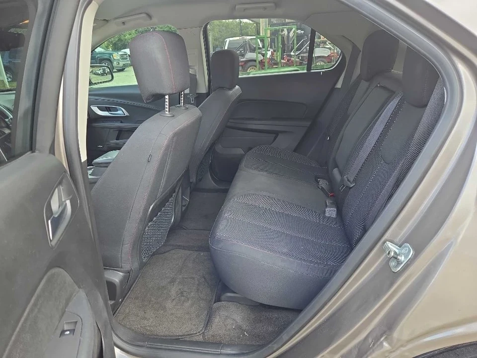 2010 Chevrolet Equinox - Image 10 of 17