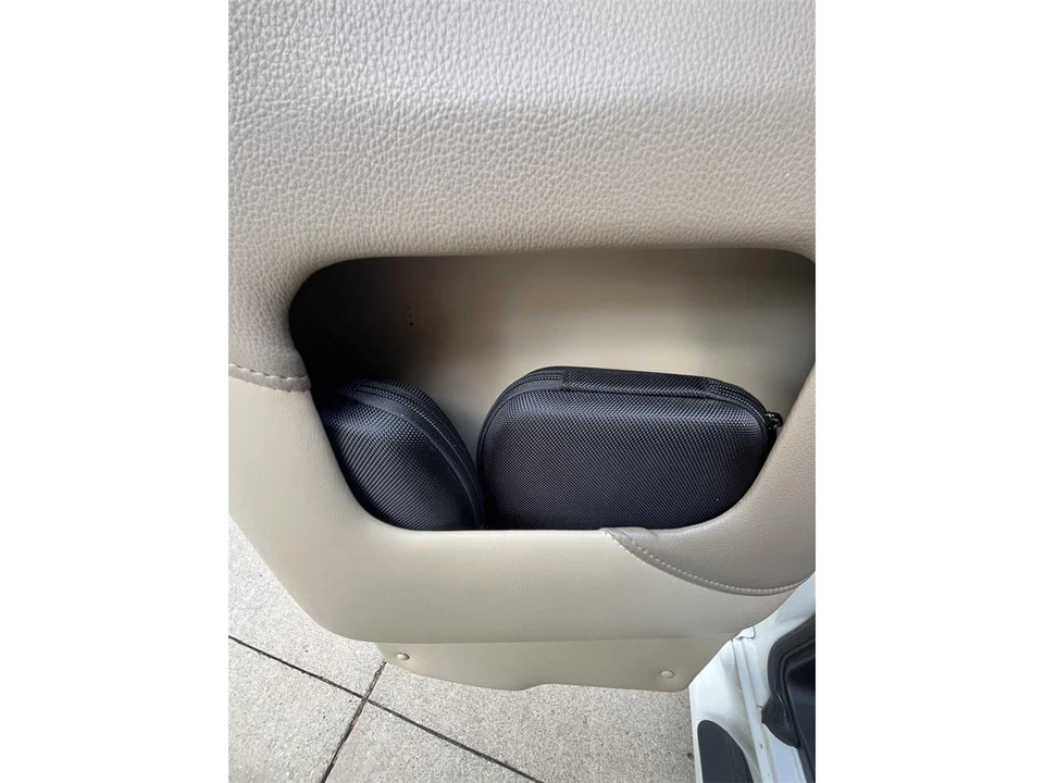 2010 Chevrolet Express - Image 22 of 31