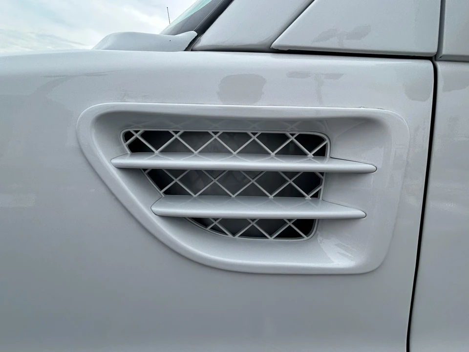 2010 Chevrolet Express - Image 22 of 31