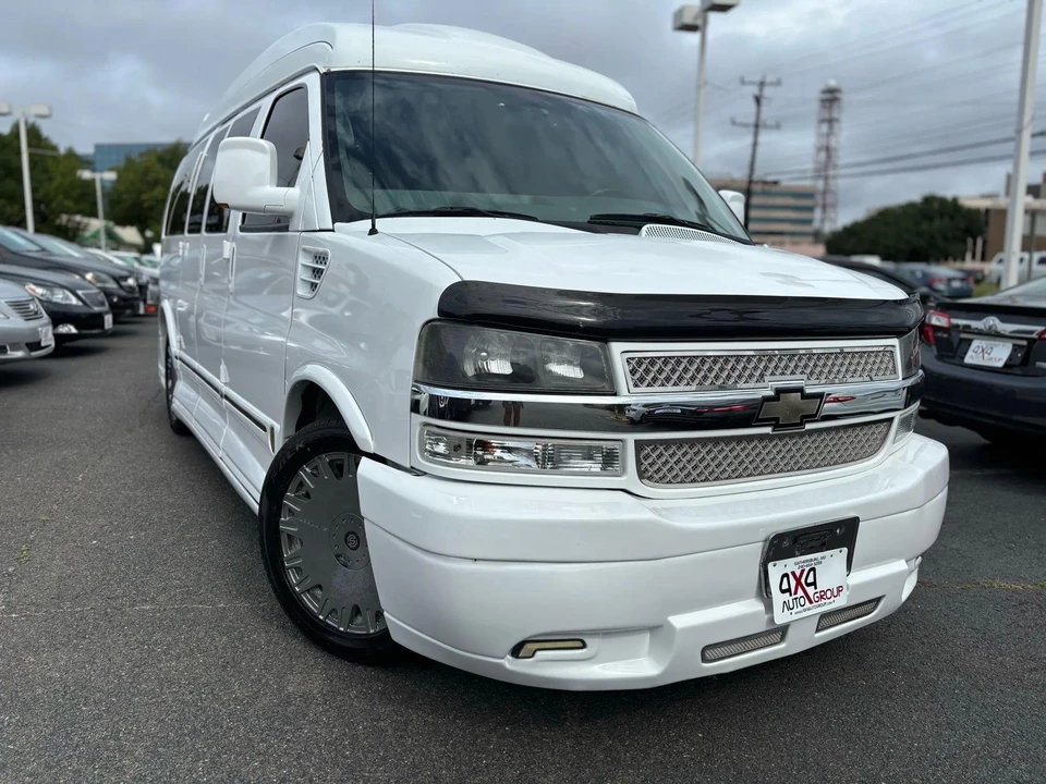 2010 Chevrolet Express - Image 15 of 31