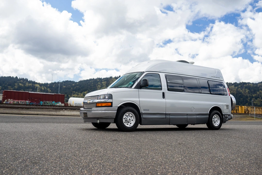 2010 Chevrolet Express - Image 14 of 31