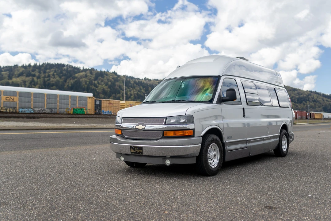 2010 Chevrolet Express - Image 15 of 31