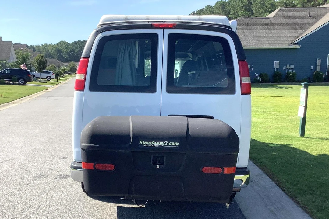 2010 Chevrolet Express - Image 5 of 31