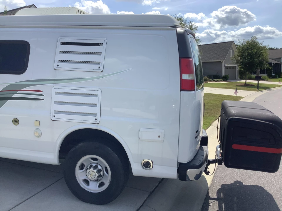 2010 Chevrolet Express - Image 29 of 31