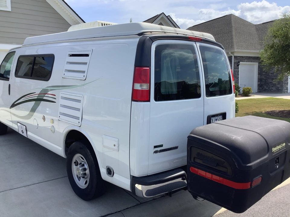 2010 Chevrolet Express - Image 13 of 31