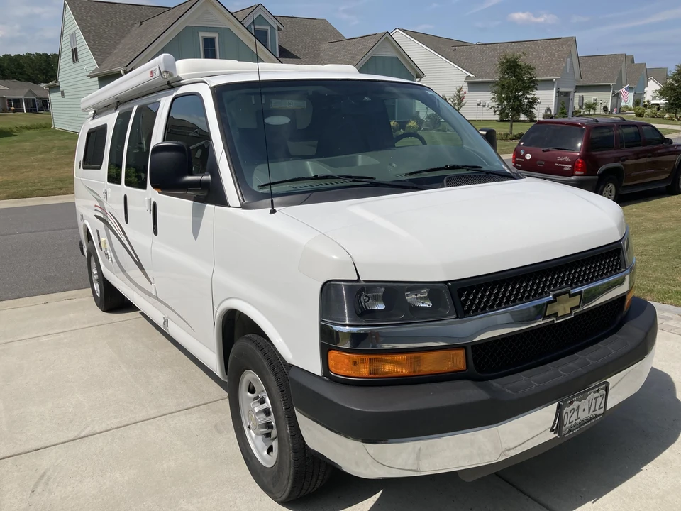 2010 Chevrolet Express - Image 22 of 31
