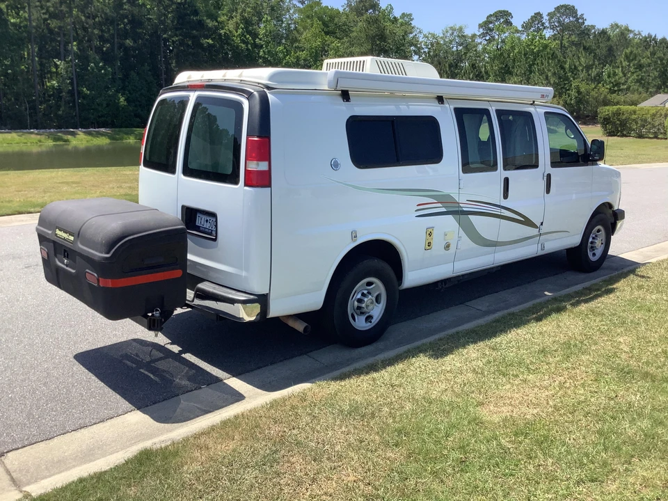 2010 Chevrolet Express - Image 19 of 31