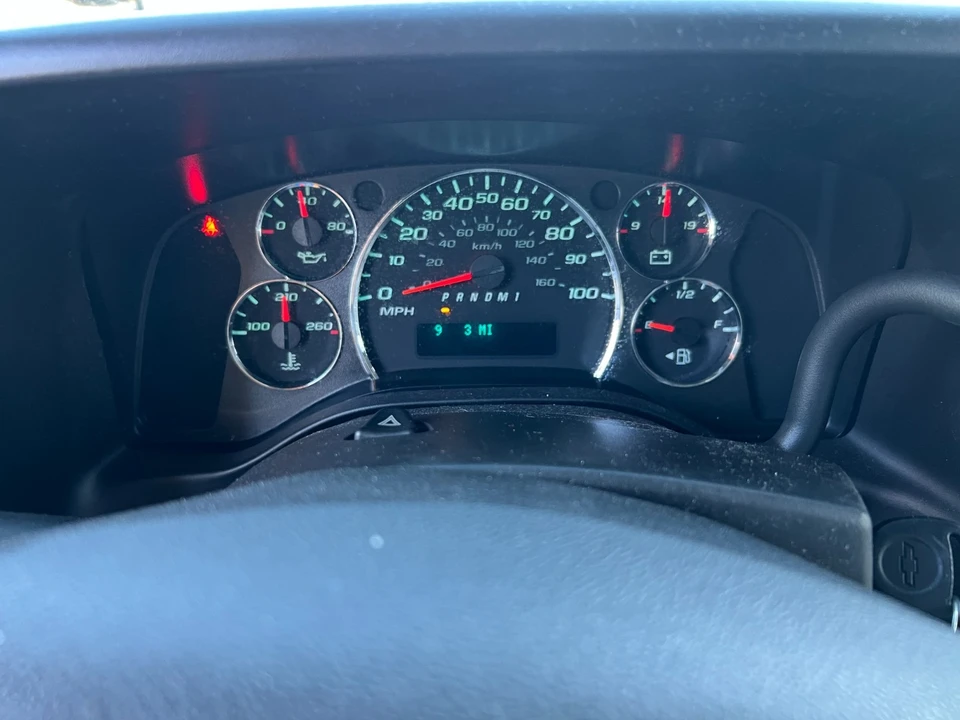 2010 Chevrolet Express - Image 12 of 21